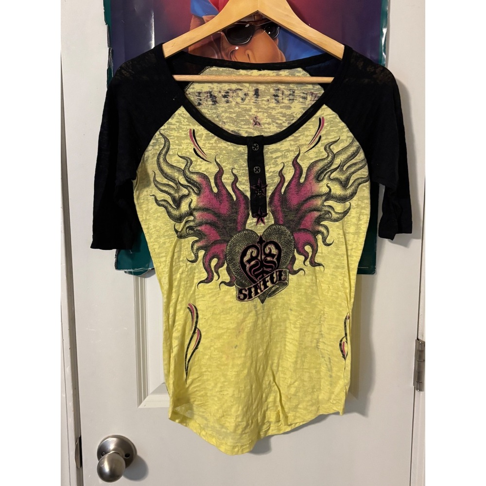 Sinful by Affliction Womens Y2k Burnout Henley Raglan Shirt Winged Heart Small